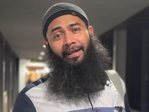 Ustaz Syafiq Riza Basalamah Kuliah di Mana? Ini Riwayat Pendidikannya Ustaz Syafiq Riza Basalamah Kuliah di Mana? Ini Riwayat Pendidikannya