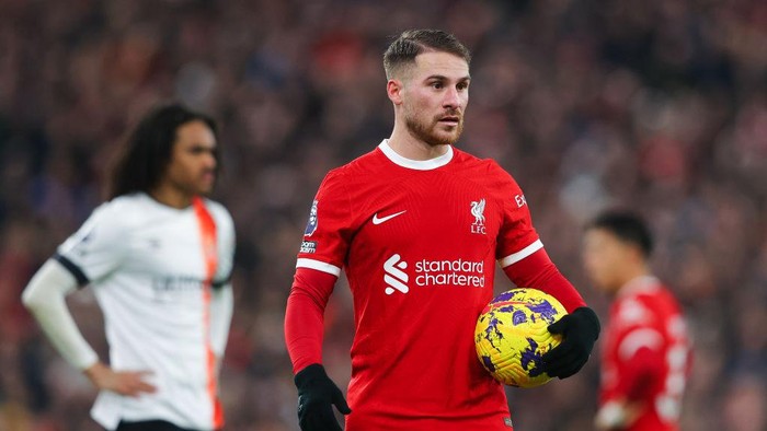 LIVERPOOL, ENGLAND - FEBRUARY 21: Alexis Mac Allister of Liverpool during the Premier League match between Liverpool FC and Luton Town at Anfield on February 21, 2024 in Liverpool, England. (Photo by James Gill - Danehouse/Getty Images)