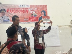 Coblos Ulang di TPS 12 Banjar Sugihan Surabaya, Prabowo-Gibran Menang Telak