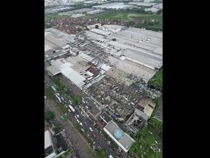 Penampakan Dari Udara Jejak Kerusakan Puting Beliung Rancaekek Penampakan Dari Udara Jejak Kerusakan Puting Beliung Rancaekek