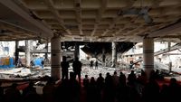 Warga Gaza Salat Jumat di Reruntuhan Masjid
