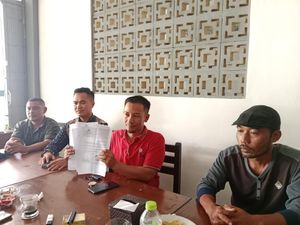 Pegawai Samsat Lombok Tengah Dipolisikan Gelapkan BPKB Mobil Warga Pegawai Samsat Lombok Tengah Dipolisikan Gelapkan BPKB Mobil Warga