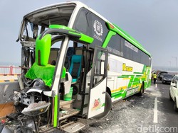 Begini Kondisi Bus yang Seruduk Truk di Suramadu, 1 Orang Tewas
