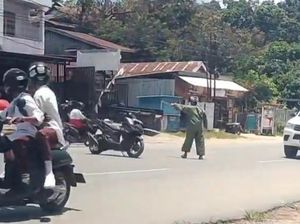 Ulah Brutal ODGJ di Sultra: Teror Pemotor-Tebas Kaki Bocah Sampai Putus Ulah Brutal ODGJ di Sultra: Teror Pemotor-Tebas Kaki Bocah Sampai Putus