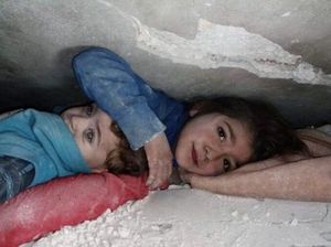 Deretan Foto Humanis yang Bikin Haru dan Menguras Emosi