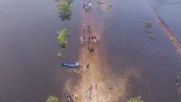 Lokasi Banjir di Gunung Mas Jadi Tempat Wisata Dadakan