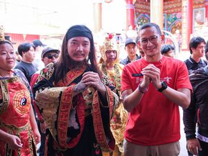 Sandiaga Puji Cap Go Meh di Singkawang, Cuannya Setara Konser Penyanyi Top Sandiaga Puji Cap Go Meh di Singkawang, Cuannya Setara Konser Penyanyi Top