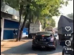 Heboh Honda Civic Asal Situbondo Ugal-ugalan di Jalanan Probolinggo Heboh Honda Civic Asal Situbondo Ugal-ugalan di Jalanan Probolinggo