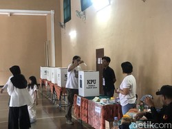 Antusias Warga Lakukan Coblosan Ulang di 3 TPS Kota Malang