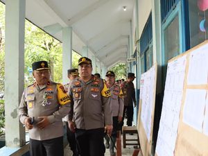 Wakapolda Jateng Cek Keamanan Coblosan Susulan di Demak Wakapolda Jateng Cek Keamanan Coblosan Susulan di Demak