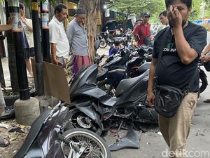 Akhir Damai Kasus Ambulans Demokrat Tabrak Lari 5 Motor di Surabaya Akhir Damai Kasus Ambulans Demokrat Tabrak Lari 5 Motor di Surabaya