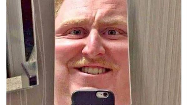 Foto Kocak Jualan Cermin, Kreatif Banget Idenya!