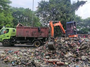 DLHK Sidoarjo Ambil Alih Pengelolaan Sampah di Terminal Purabaya DLHK Sidoarjo Ambil Alih Pengelolaan Sampah di Terminal Purabaya