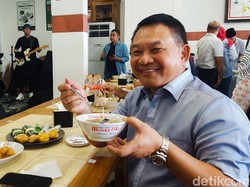Segini Uang Pensiun Jenderal Dudung yang Kini Jualan Bakso di Cimahi