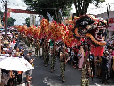 Kemeriahan Kirab Budaya Cap Go Meh di Magelang