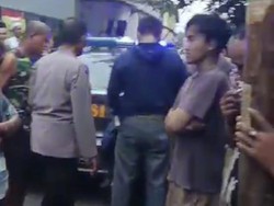 2 Maling Babak Belur Dimassa Usai Gagal Curi Motor di Tambak Wedi Surabaya