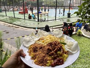 Sarapan Nasi Kuning Enak Warung Utem Usai Olahraga di GOR Saparua Sarapan Nasi Kuning Enak Warung Utem Usai Olahraga di GOR Saparua