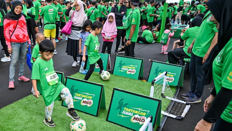 Pada kesempatan yang sama, MILO juga menghadirkan Nusantara Kids Corner yang berisi berbagai permainan asli Indonesia bagi anak, menyediakan 6.000 cup MILO untuk mengembalikan energi para peserta. MILO percaya bahwa olahraga merupakan guru terbaik yang dapat mengajarkan nilai-nilai seperti sportivitas, percaya diri, pantang menyerah dan kerja sama tim. 