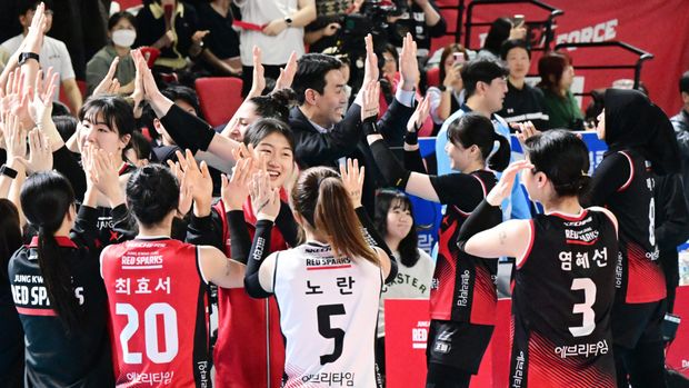 Red Sparks yang diperkuat Megawati Hangestri Pertiwi berhasil mengalahkan Pink Spiders dengan skor 3-1 dalam laga Liga Voli Korea, Minggu (25/2). (Dok. KOVO)