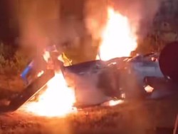 Diduga Hendak Curi HP, Motor Pria di Kupang Ludes Dibakar Warga