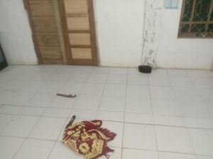 Ulah ODGJ Ngamuk Tikam Imam Masjid di Sinjai Usai Salat Subuh Berjemaah Ulah ODGJ Ngamuk Tikam Imam Masjid di Sinjai Usai Salat Subuh Berjemaah