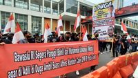 Aksi Damai Forum Pengawal Pemilu 2024 di Depan Bawaslu