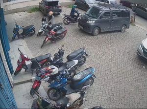 Hanya 30 Detik, Maling di Palembang Sikat Motor di Parkiran