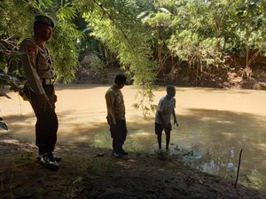 Tragis! Bocah 4 Tahun Tewas Tenggelam Saat Tangkap Kucing Peliharaan Tragis! Bocah 4 Tahun Tewas Tenggelam Saat Tangkap Kucing Peliharaan