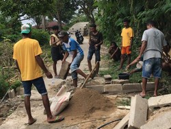 Ulah Caleg PSI di Ende: Tutup Jalan karena Kalah Pileg, lalu Minta Proyek
