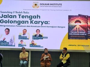 Peneliti BRIN-Rocky Gerung Apresiasi Buku Jalan Tengah Golongan Karya Peneliti BRIN-Rocky Gerung Apresiasi Buku Jalan Tengah Golongan Karya