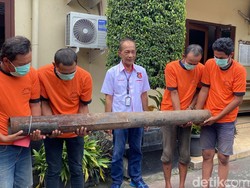 4 Pencuri Tiang di Frontage A Yani Surabaya yang Viral Tertangkap