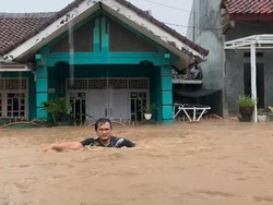 6 Kecamatan di Bandar Lampung Terendam Banjir, Warga Pilih Mengungsi