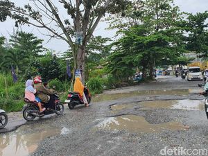 Pj Gubernur Riau Soroti Jalan Rusak: Payah Cari Jalan Bagus di Pekanbaru Pj Gubernur Riau Soroti Jalan Rusak: Payah Cari Jalan Bagus di Pekanbaru