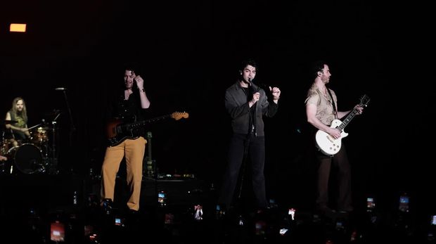 Konser Jonas Brothers 'The Tour' 2024 Celebrating Five Albums Indonesia pada Sabtu, 24 Februari 2024 di ICE, BSD City.
