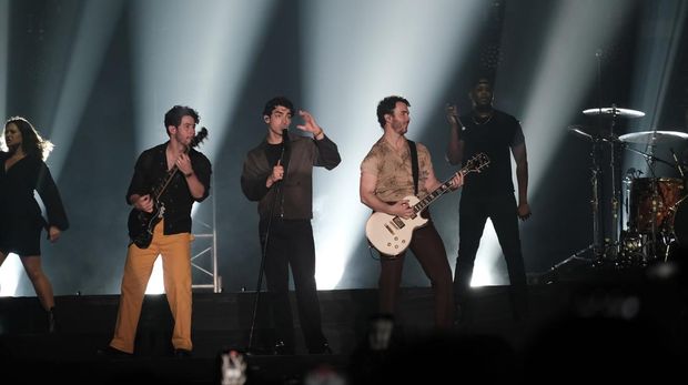 Konser Jonas Brothers Konser Jonas Brothers 'The Tour' 2024 Celebrating Five Albums Indonesia pada Sabtu, 24 Februari 2024 di ICE, BSD City.