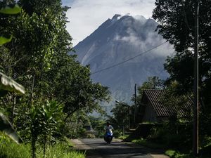 Penampakan Kubah Lava Gunung Merapi Berubah Imbas Guguran Awan Panas Penampakan Kubah Lava Gunung Merapi Berubah Imbas Guguran Awan Panas