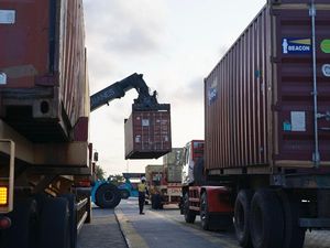 F1 Powerboat 2024 Semakin Dekat, Logistik Sudah Tiba di Toba