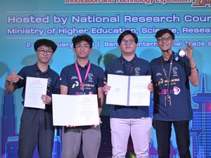 Ngalam Mbois: AiCCESS Antar Mahasiswa UB Raih Medali Perak di Thailand Ngalam Mbois: AiCCESS Antar Mahasiswa UB Raih Medali Perak di Thailand