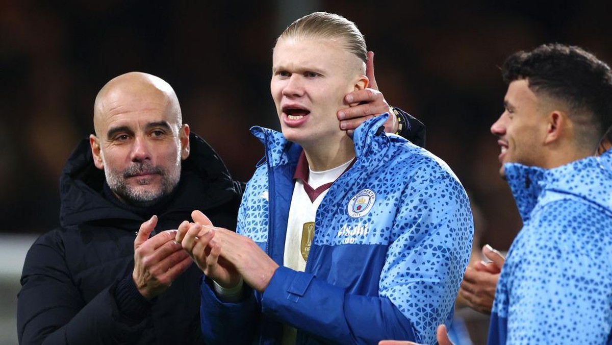 Pep Guardiola menempatkan Erling Haaland di atas Alexander Isak (Foto: Getty Images/Clive Rose)