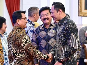 PD: AHY Tunjukkan Adab ke Moeldoko yang Dulu Mau Begal Partai PD: AHY Tunjukkan Adab ke Moeldoko yang Dulu Mau Begal Partai