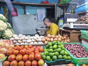 Daftar Harga Sembako Terbaru di Jawa Timur Rabu 19 Juni 2024 Daftar Harga Sembako Terbaru di Jawa Timur Rabu 19 Juni 2024