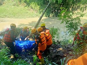 Korban Terseret Arus di Masaran Sragen Ditemukan Meninggal Korban Terseret Arus di Masaran Sragen Ditemukan Meninggal