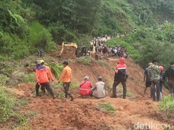 Pencarian Korban Longsor di Bastem Luwu Disetop Sementara Imbas Hujan Lebat