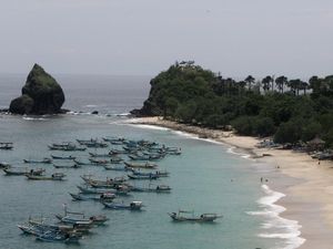 Keindahan Pantai Papuma Jember, Surga Tersembunyi di Selatan Jawa Timur Keindahan Pantai Papuma Jember, Surga Tersembunyi di Selatan Jawa Timur