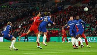Kedua tim sama-sama sempat mencetak gol namun dianulir. Gol Raheem Sterling pada babak pertama dibatalkan karena offside, gol Liverpool lewat Van Dijk juga dianulir karena pelanggaran serupa di paruh kedua. Action Images via Reuters/Matthew Childs