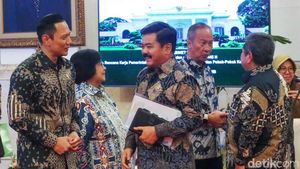 Momen AHY Hadiri Sidang Kabinet Perdana di Istana