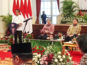 Jokowi Bantah Bahas Program Makan Siang Gratis di Sidang Kabinet