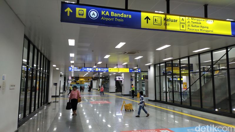 Situasi Stasiun Manggarai, Jaksel, 26 Februari 2024, pukul 10.25 WIB. (Tina Susilawati/detikcom)