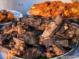 Sejak 1959 Warung Nasi Haji Mamad Sajikan Sop Kaki Sapi Enak Sejak 1959 Warung Nasi Haji Mamad Sajikan Sop Kaki Sapi Enak
