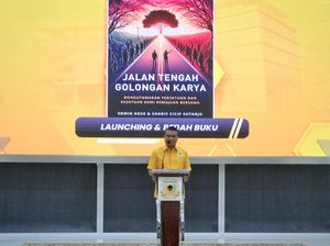 Erwin Aksa Tegaskan Ideologi Golkar di Buku Jalan Tengah Golongan Karya Erwin Aksa Tegaskan Ideologi Golkar di Buku Jalan Tengah Golongan Karya